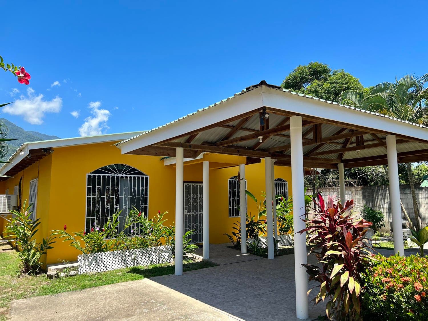 Casa frente al Mar Caribe en Playa Helen 4