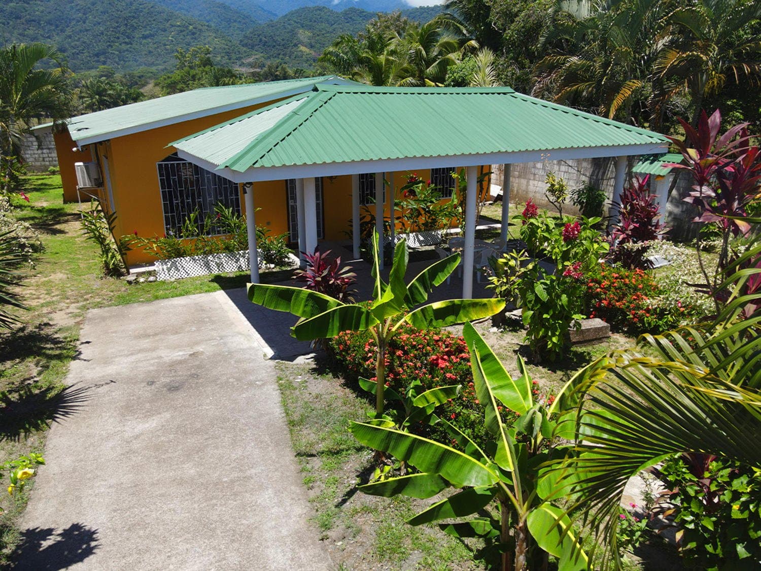 Casa frente al Mar Caribe en Playa Helen