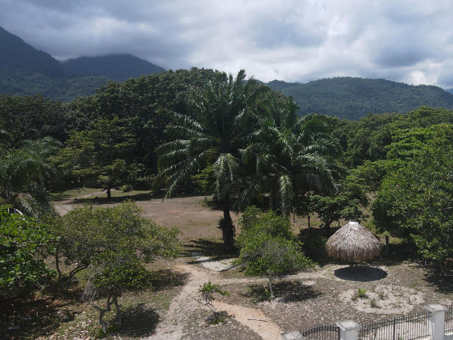Lote frente al Mar Caribe en Playa Helen 4