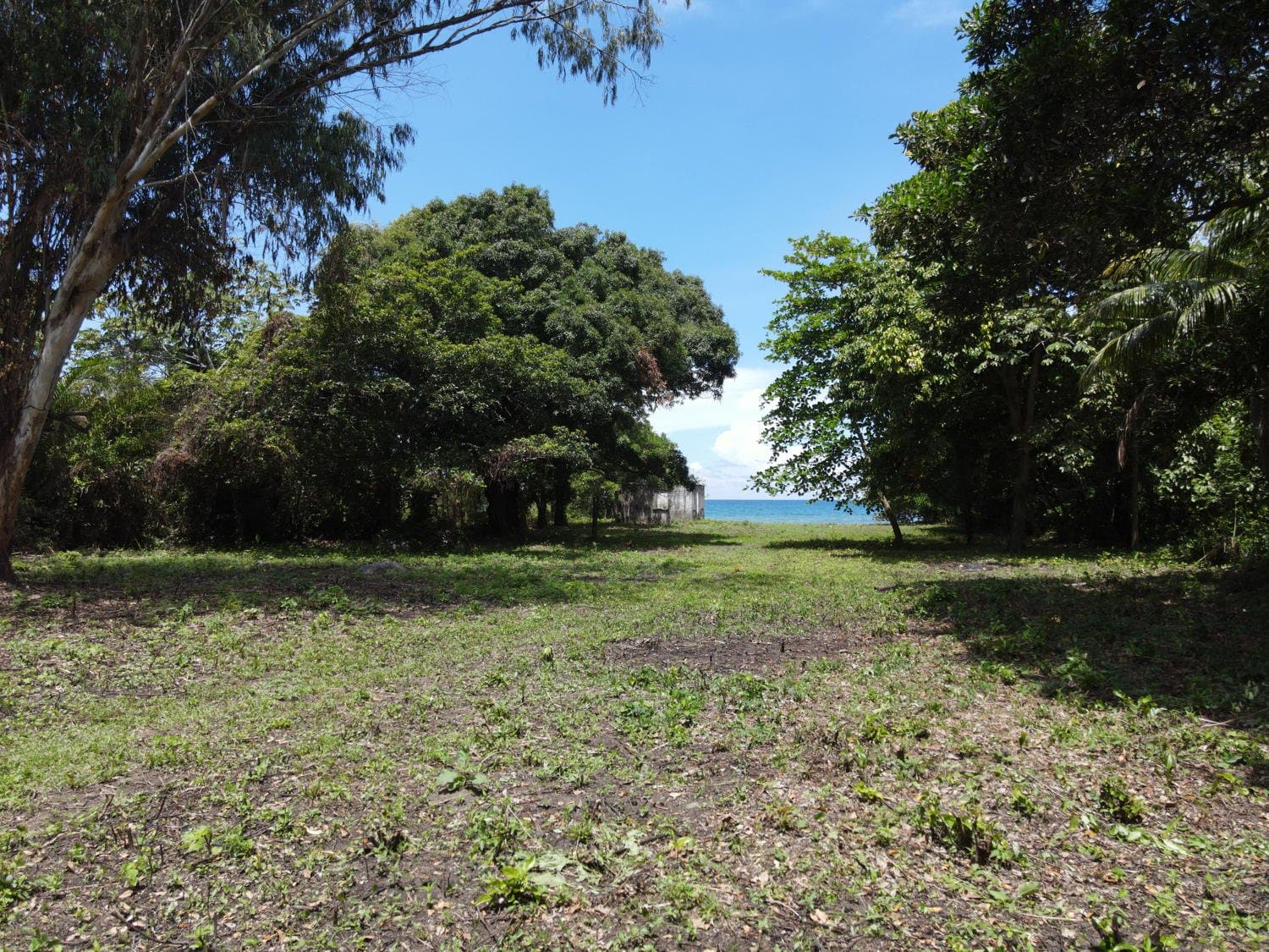 Lote con mar de frente en La Ensenada 3