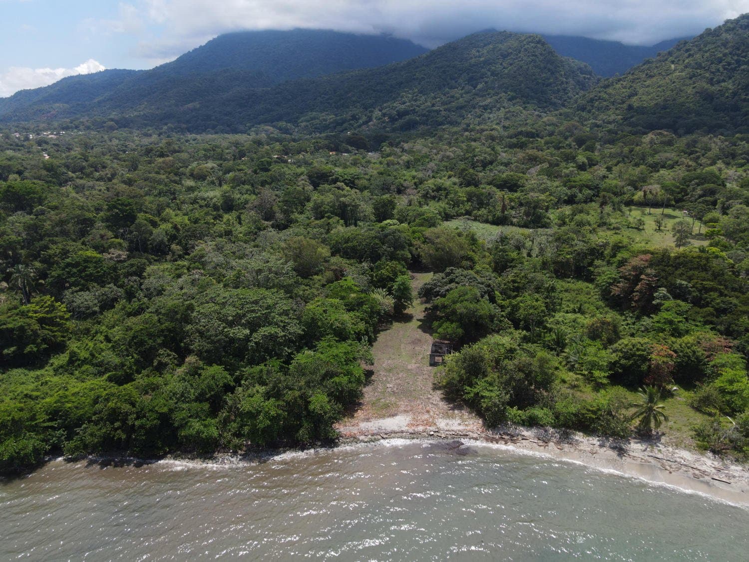 Lote con mar de frente en La Ensenada 8