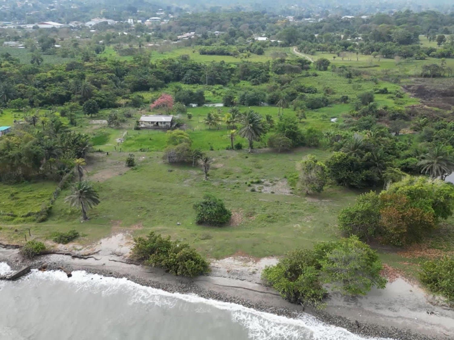 Lote con vista al océano Atlántico y montañas en Coco Pando